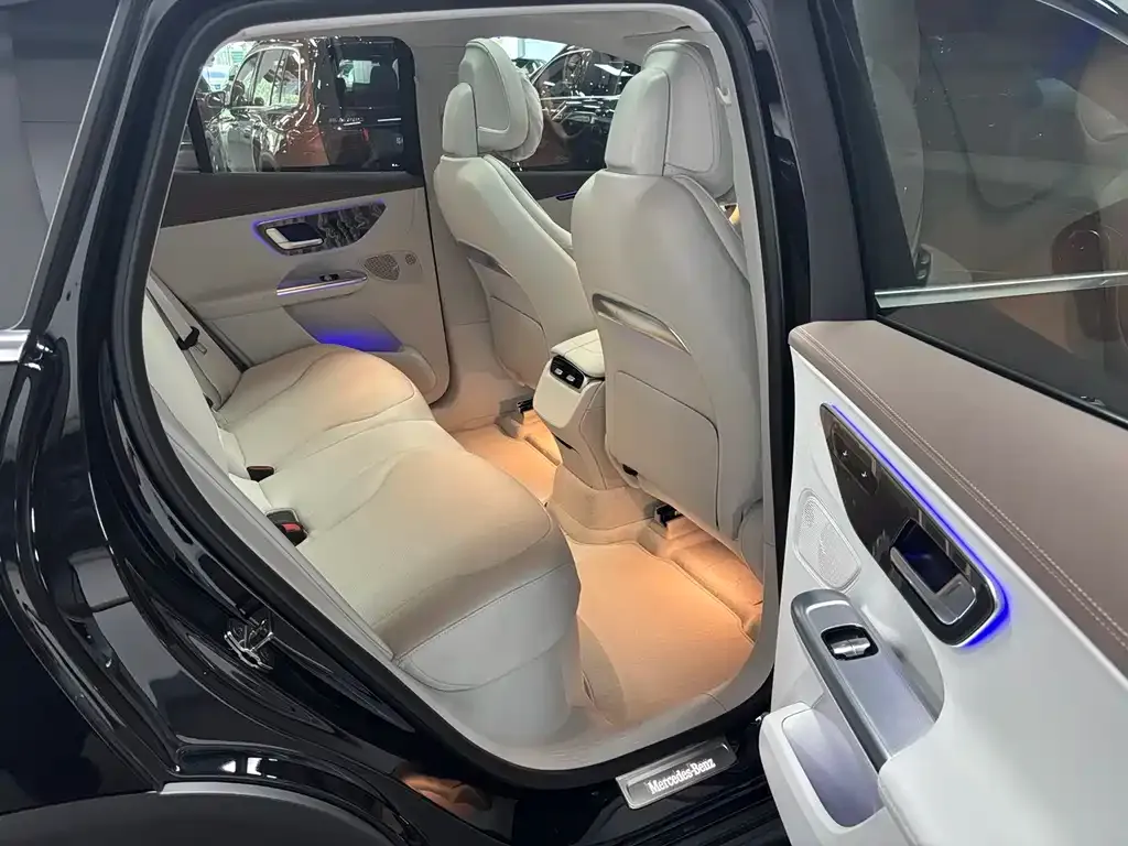 Mercedes-Benz EQE SUV — фото 2