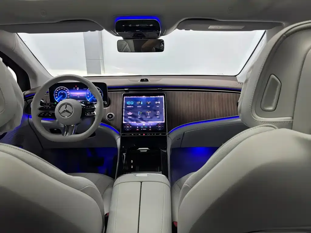 Mercedes-Benz EQE SUV — фото 4