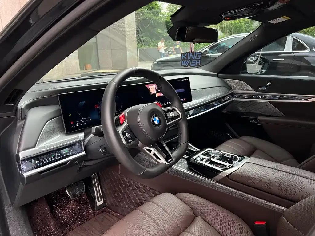 BMW 7 Series — фото 10