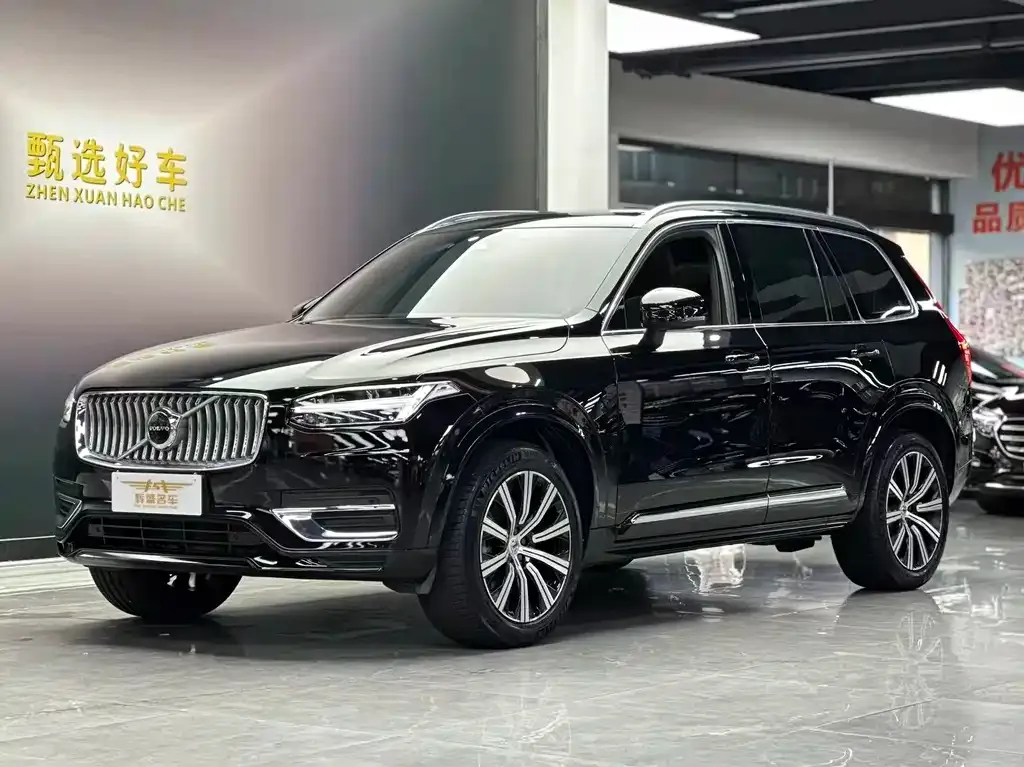 Volvo XC90 — фото 1