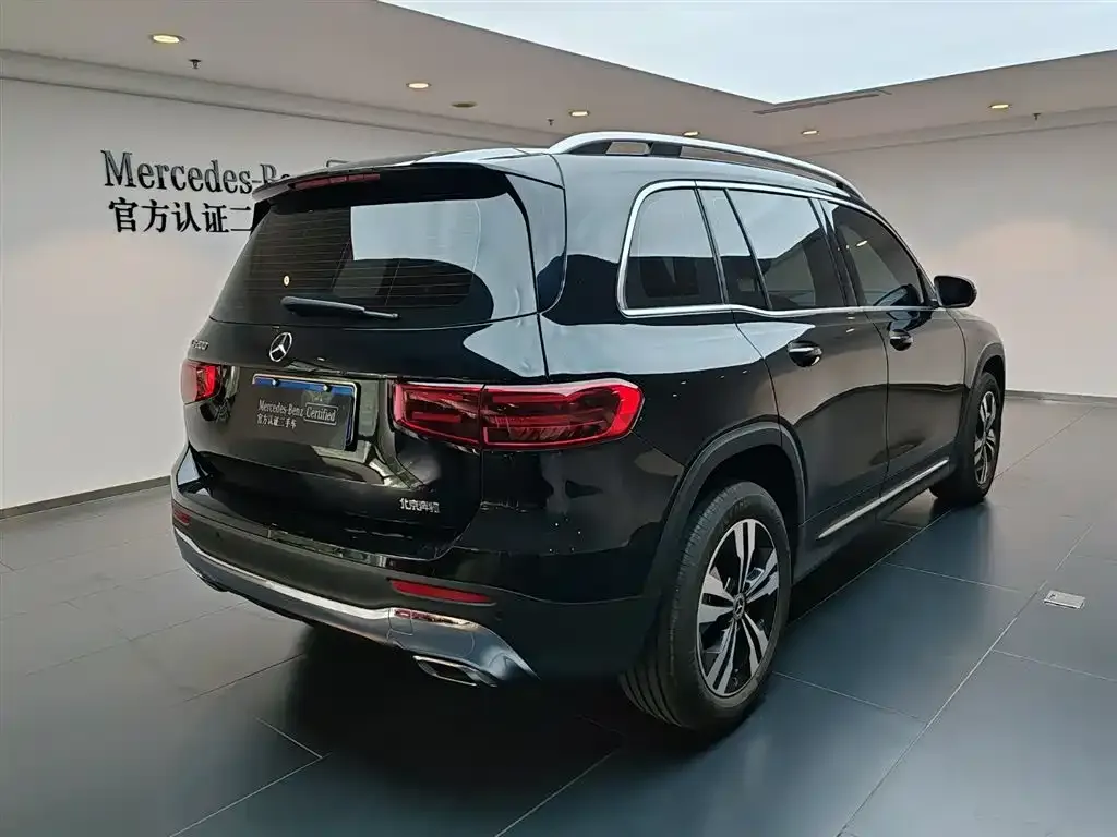 Mercedes-Benz GLB — фото 10