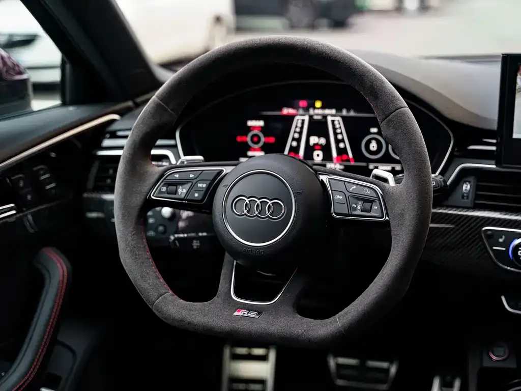 Audi RS 4 — фото 10