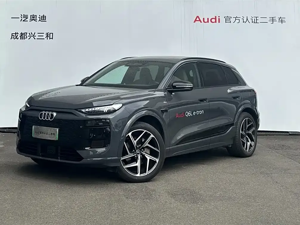 Audi Q6L e-tron — фото 1