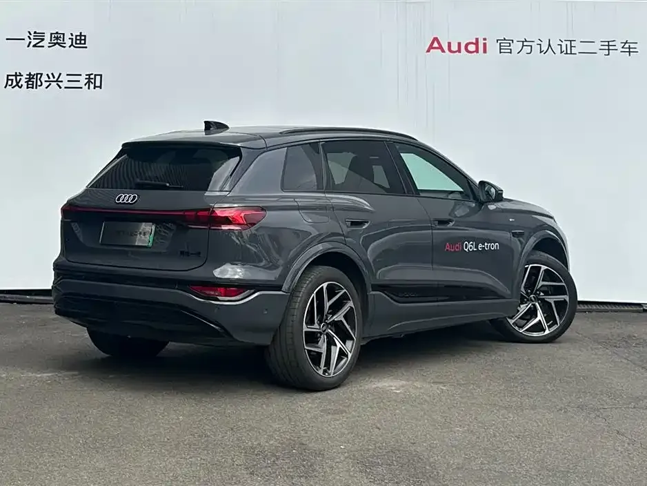 Audi Q6L e-tron — фото 5