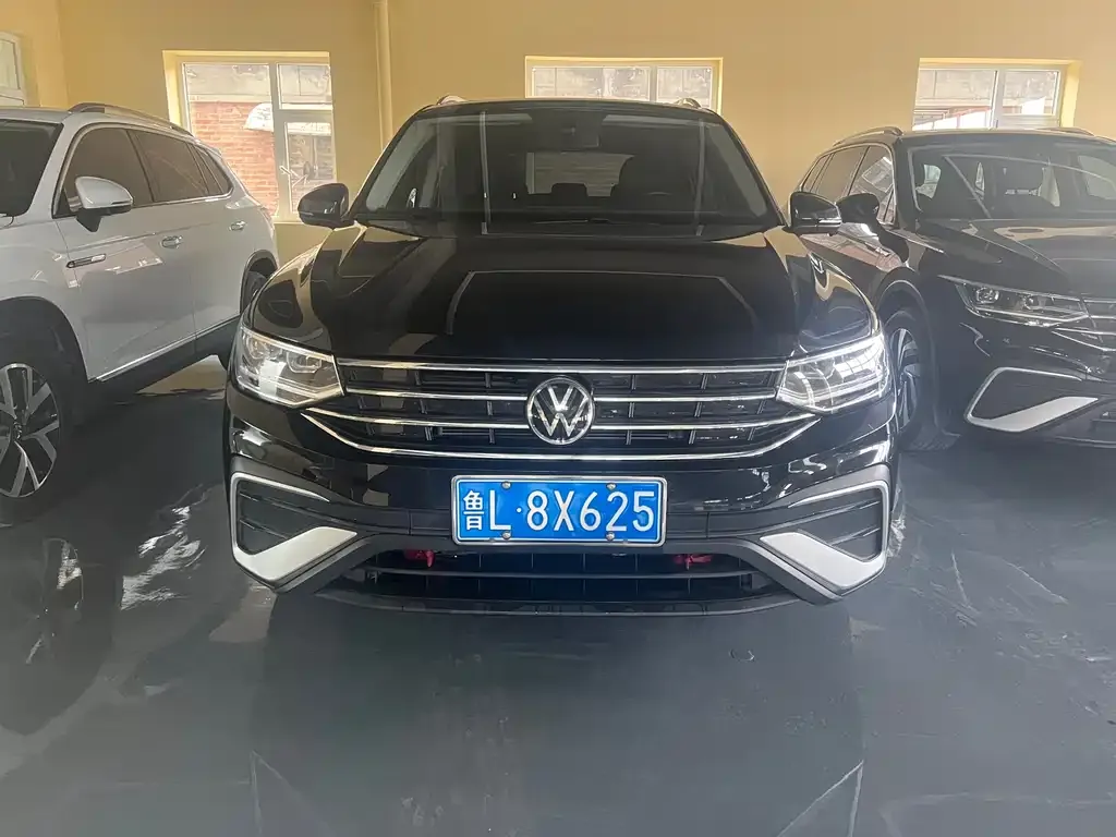Volkswagen Tiguan L — фото 5