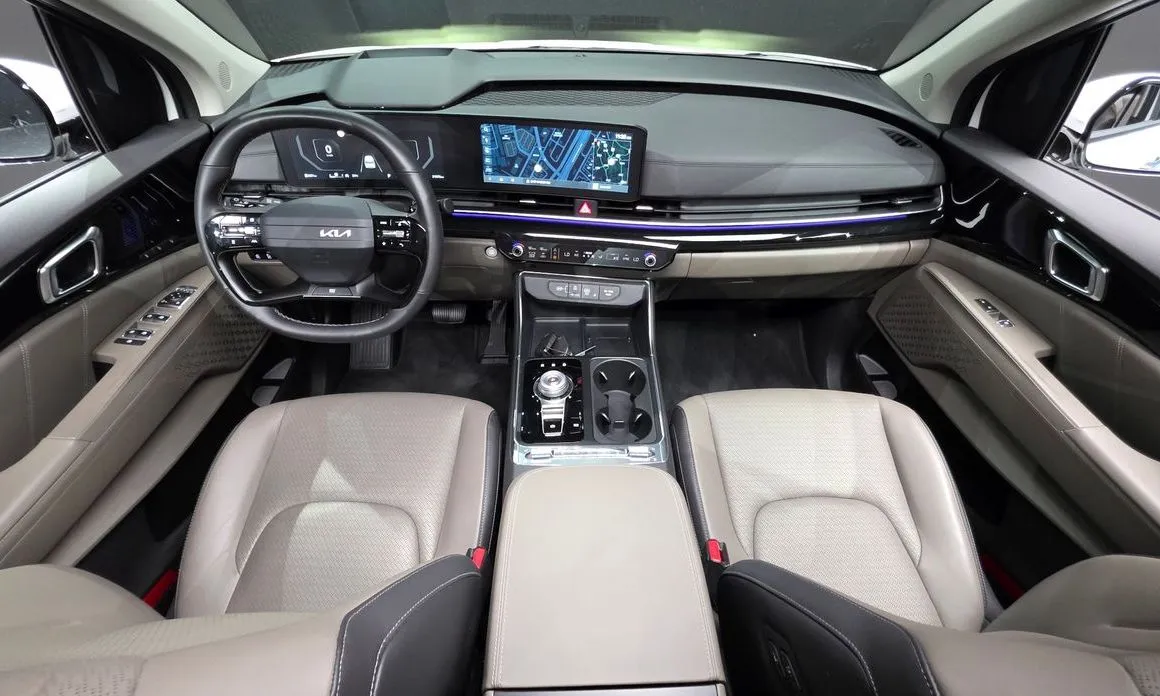 Kia Carnival — фото 10