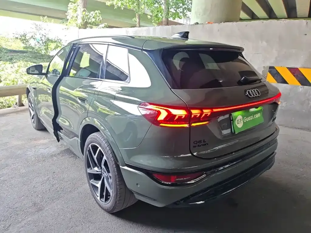 Audi Q6L e-tron — фото 10