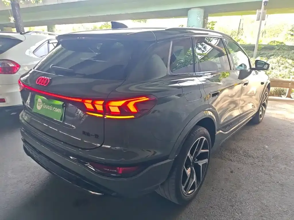 Audi Q6L e-tron — фото 8