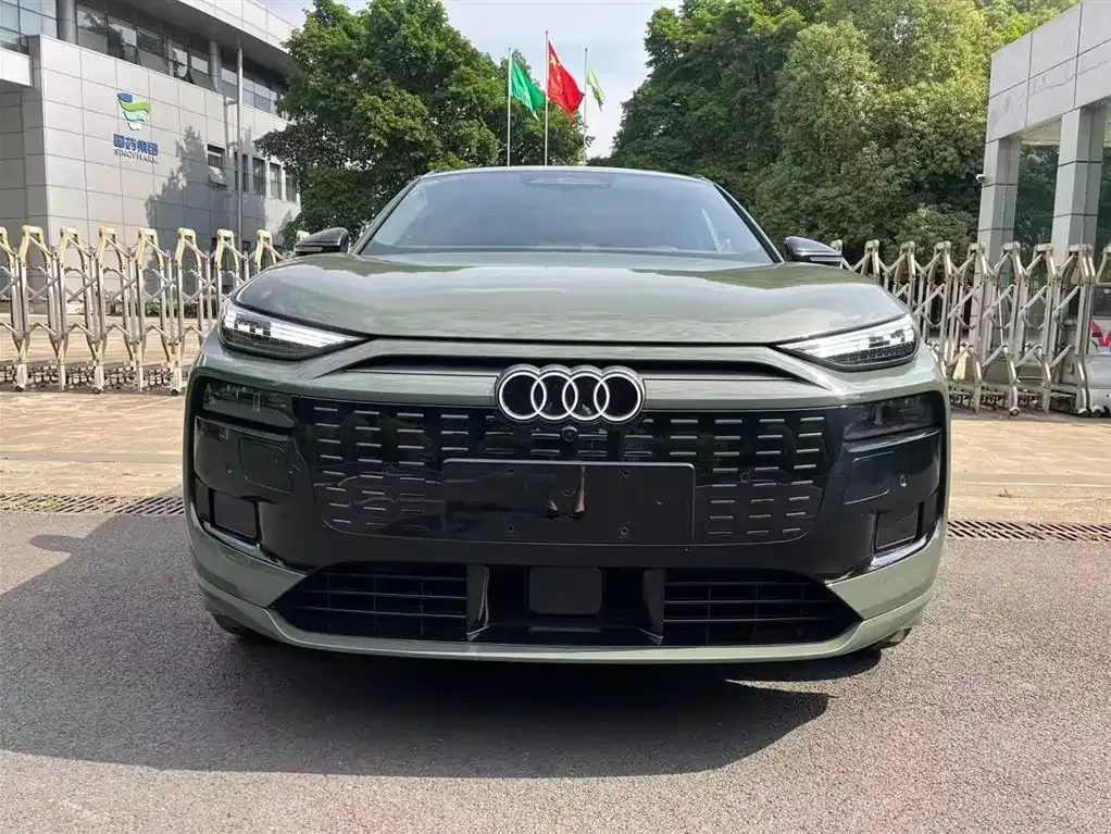Audi Q6L e-tron — фото 7