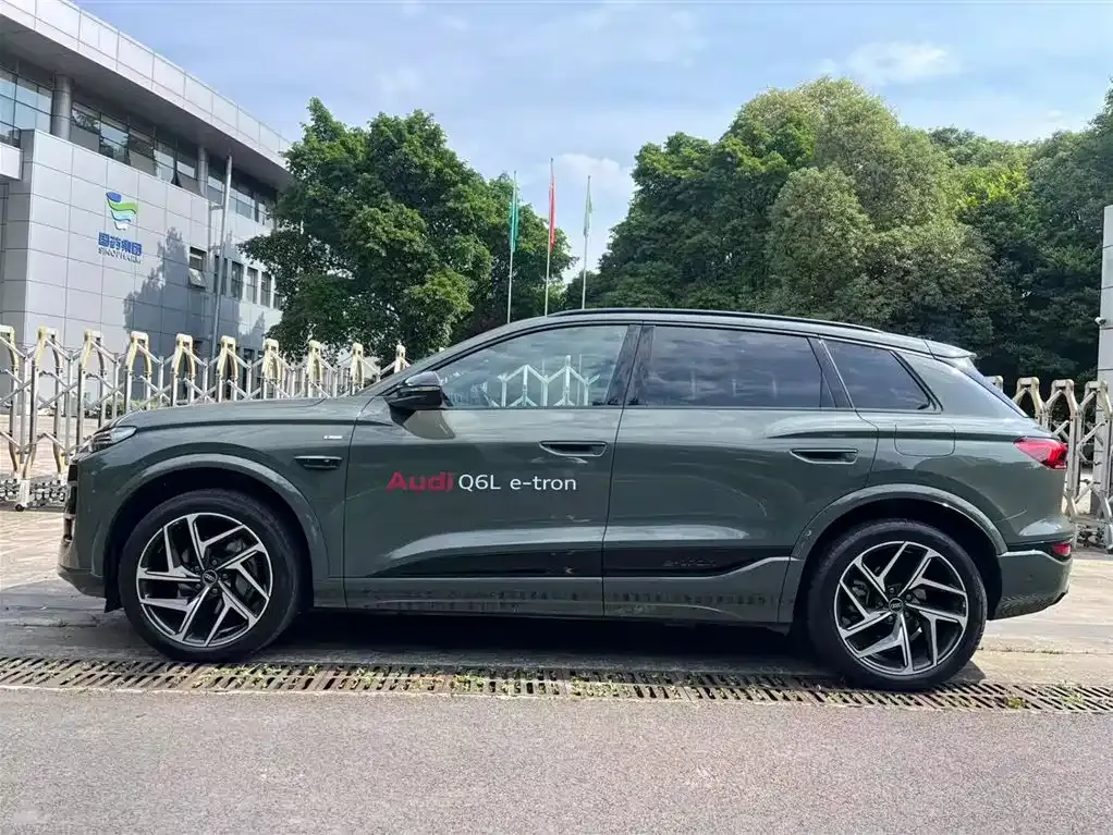 Audi Q6L e-tron — фото 8