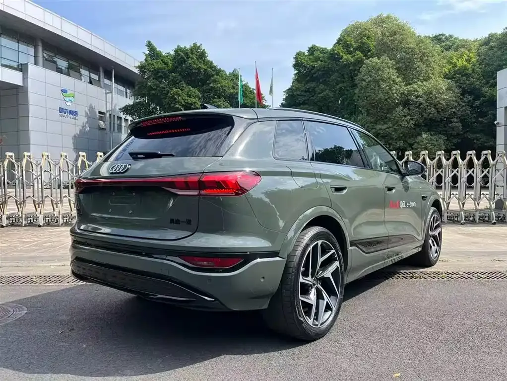 Audi Q6L e-tron — фото 10