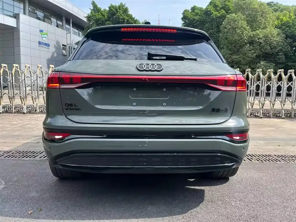 Audi Q6L e-tron — фото 4