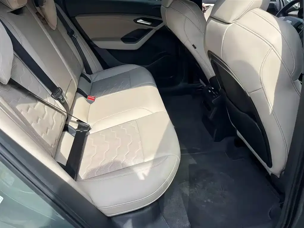 Audi Q6L e-tron — фото 2