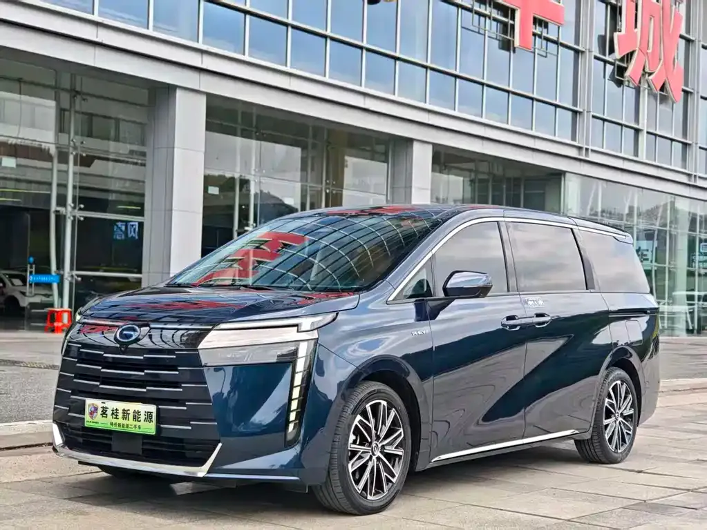 GAC Motor 传祺E8 PHEV — фото 1