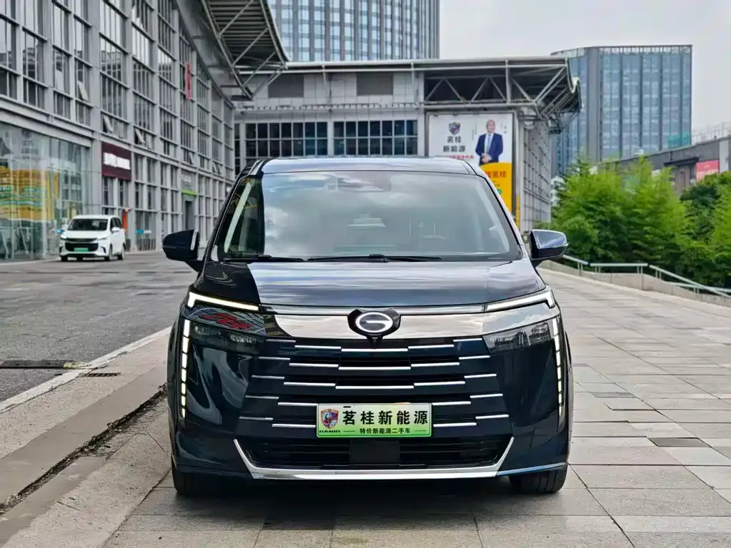 GAC Motor 传祺E8 PHEV — фото 9