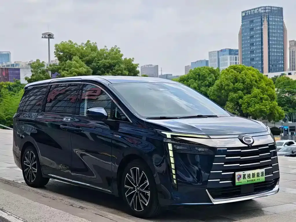 GAC Motor 传祺E8 PHEV — фото 3