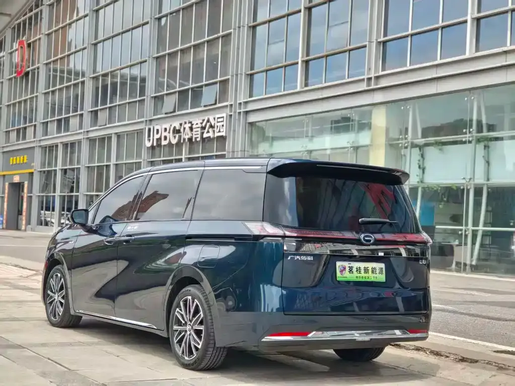 GAC Motor 传祺E8 PHEV — фото 7