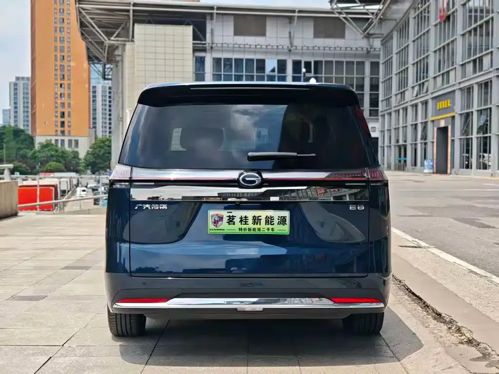 GAC Motor 传祺E8 PHEV — фото 10