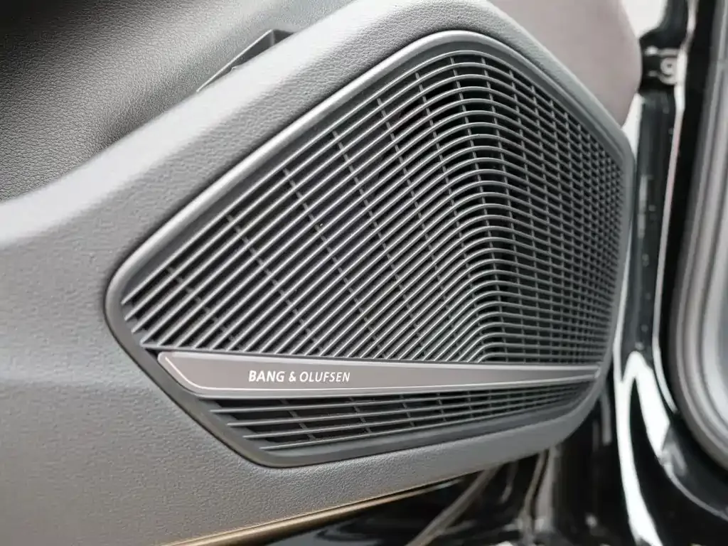 Audi RS 4 — фото 8