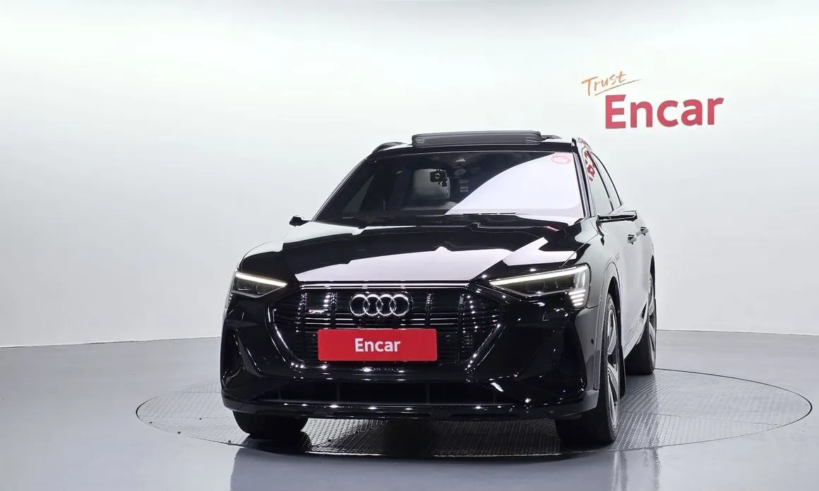 Audi e-tron — фото 3