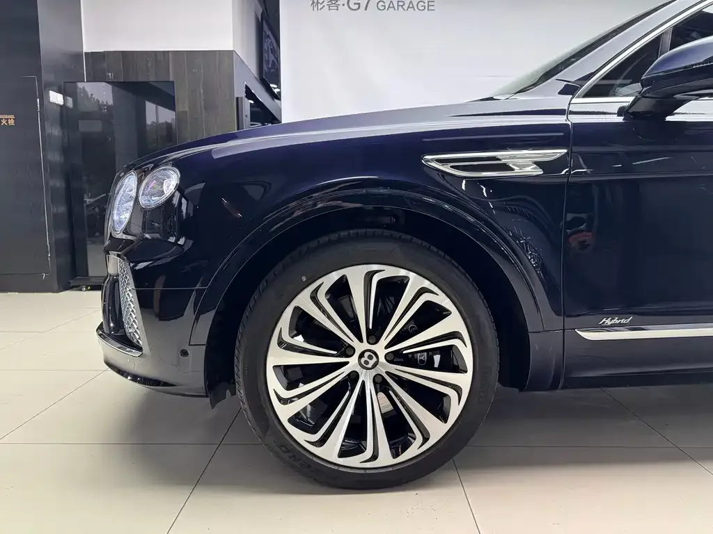 Bentley Bentayga PHEV — фото 9