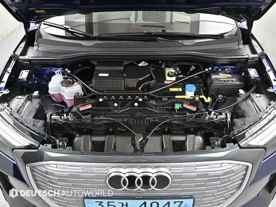 Audi Q4 e-tron — фото 10