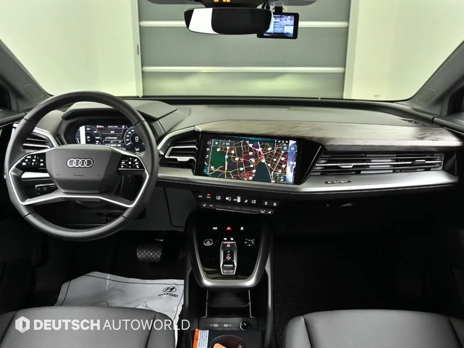 Audi Q4 e-tron — фото 7