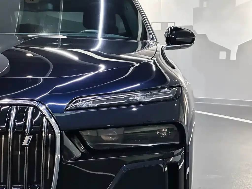 BMW i7 — фото 4