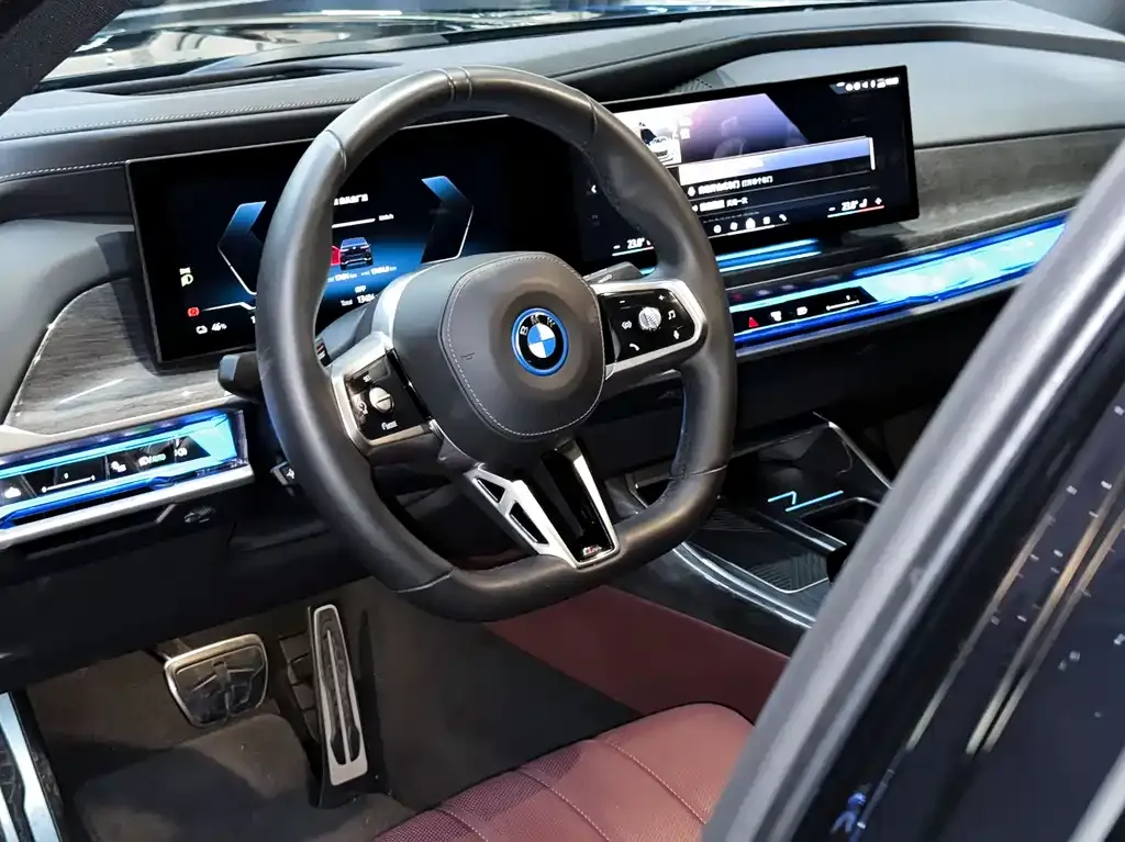 BMW i7 — фото 3