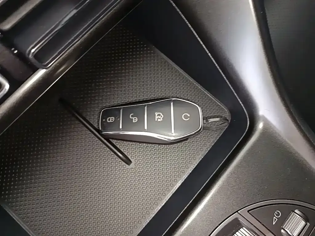 BYD Seal 05 DM-i — фото 6