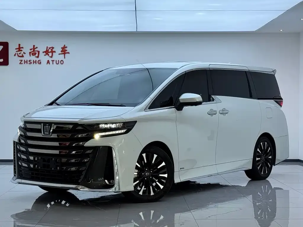 Toyota Vellfire — фото 1