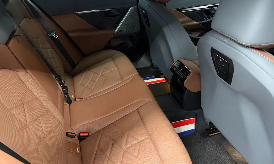 BMW i5 — фото 6