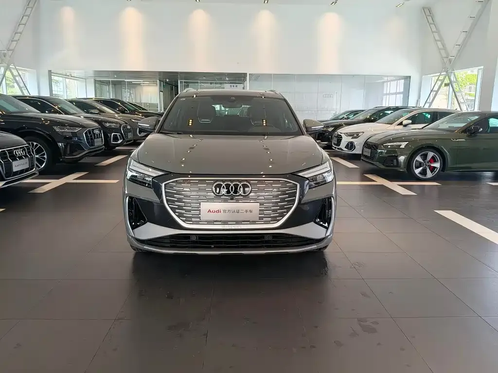 Audi Q4 e-tron — фото 10