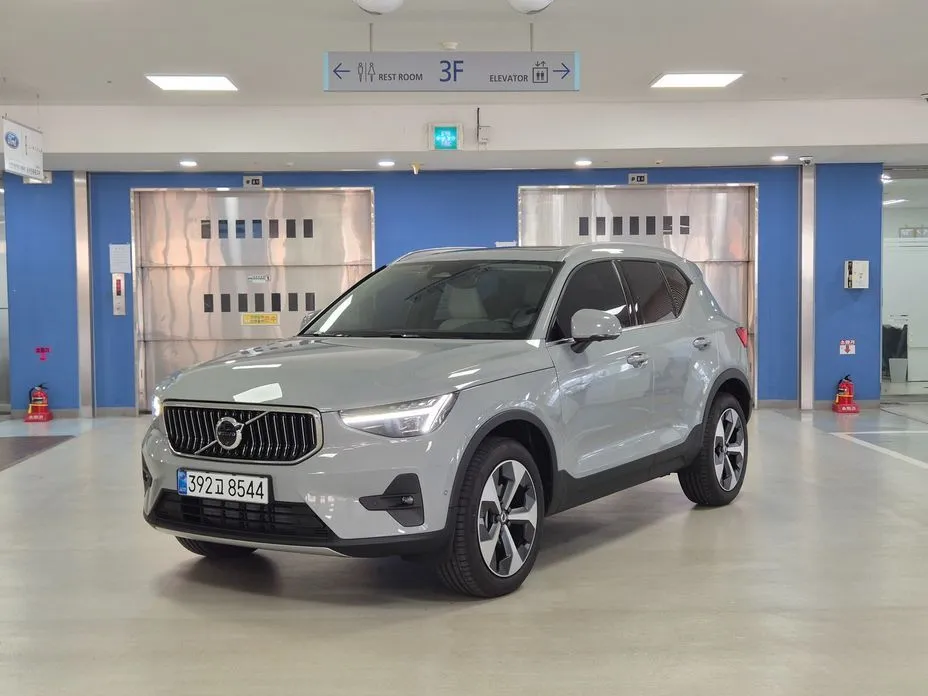 Volvo XC40 — фото 1