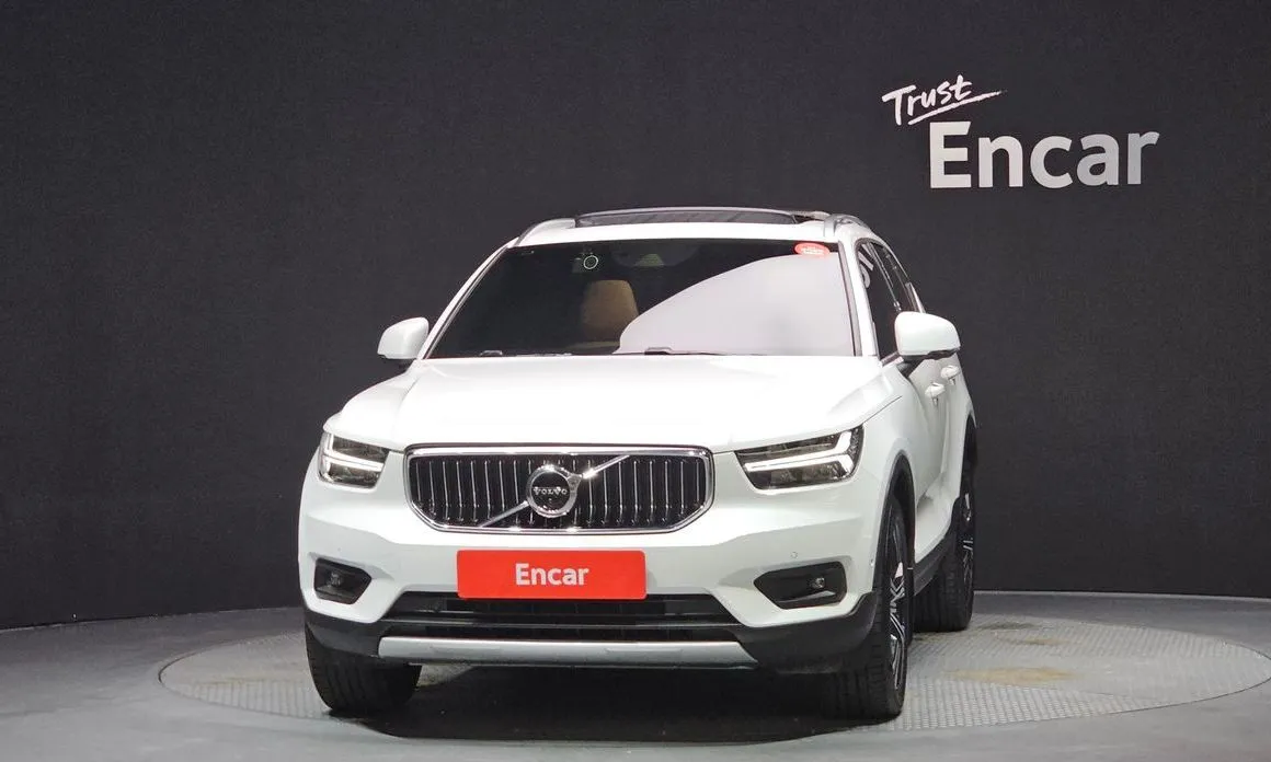 Volvo XC40 — фото 3