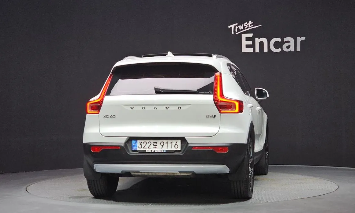 Volvo XC40 — фото 4