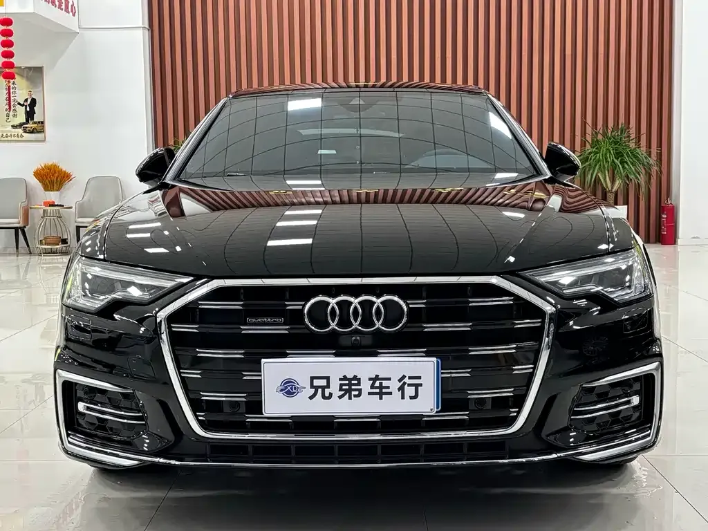 Audi A6L — фото 1