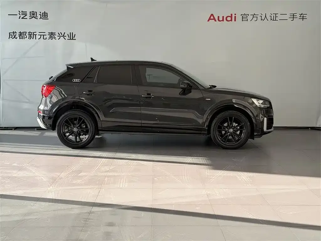 Audi Q2L — фото 3