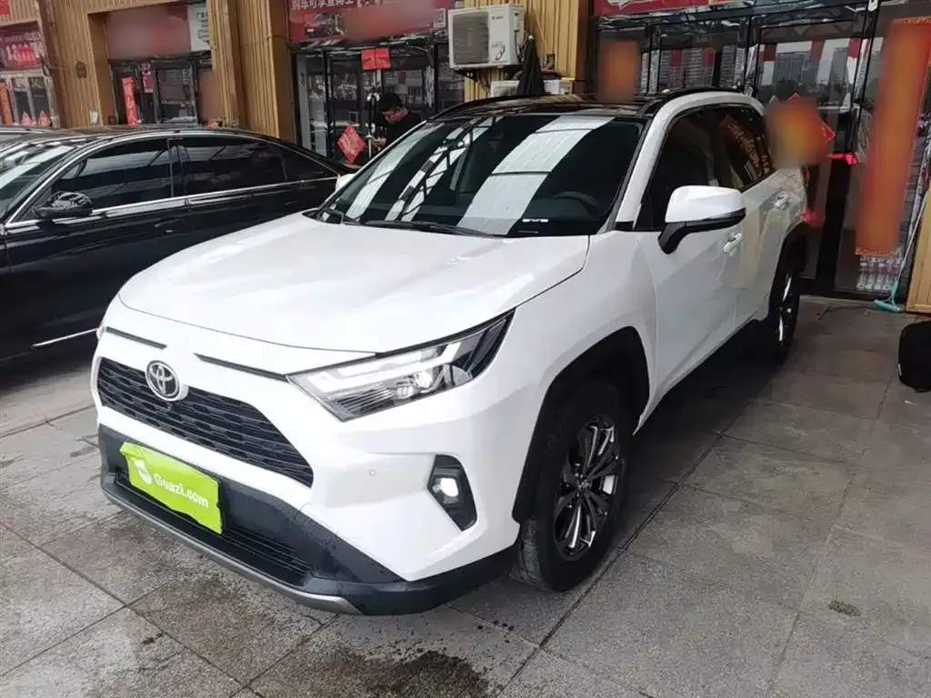 Toyota RAV4 — фото 3