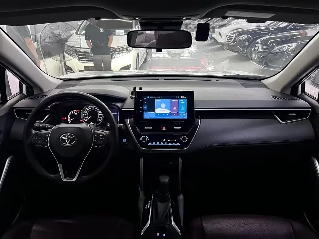 Toyota Corolla Cross — фото 3