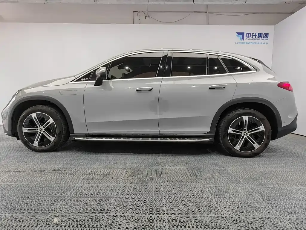 Mercedes-Benz EQE SUV — фото 10