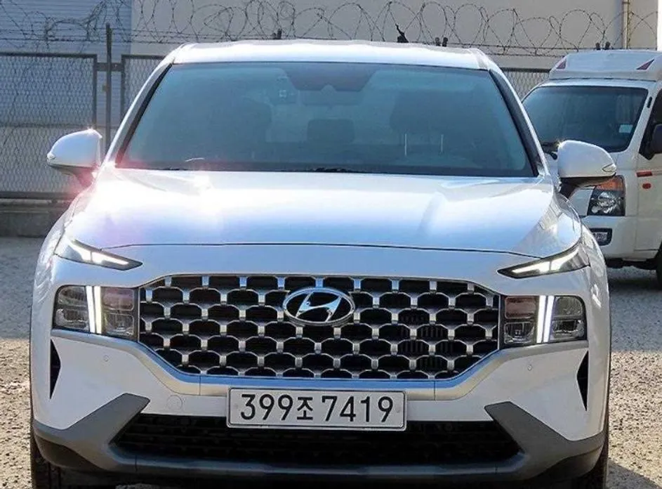 Hyundai Santafe — фото 1