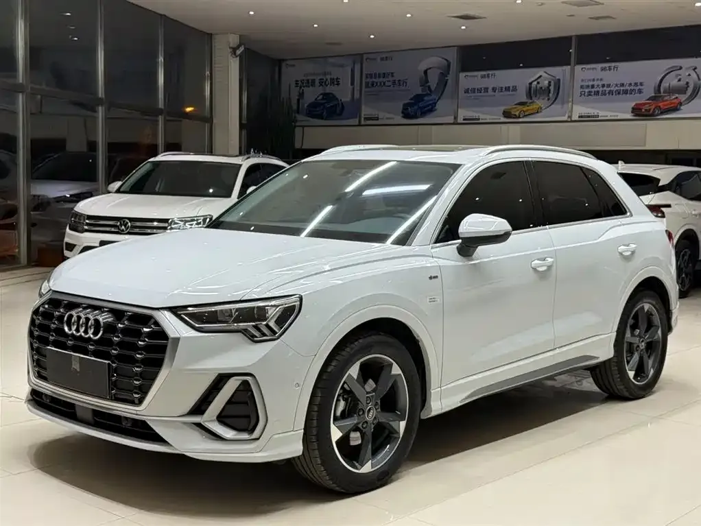 Audi Q3 — фото 1