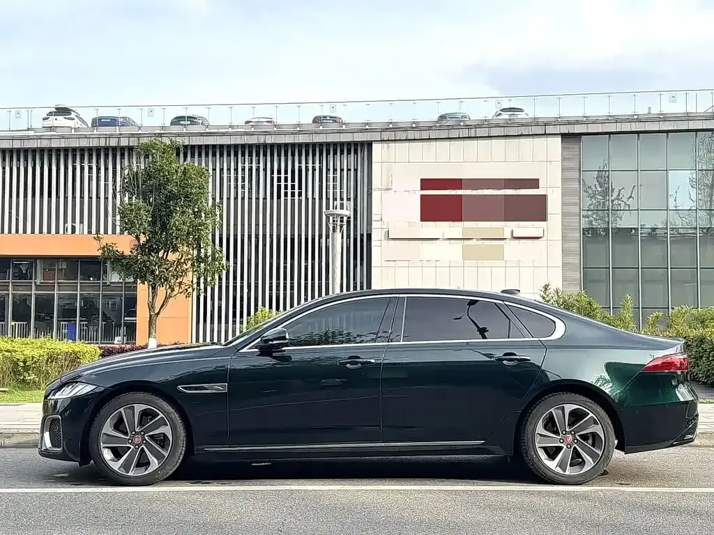 Jaguar XFL — фото 2