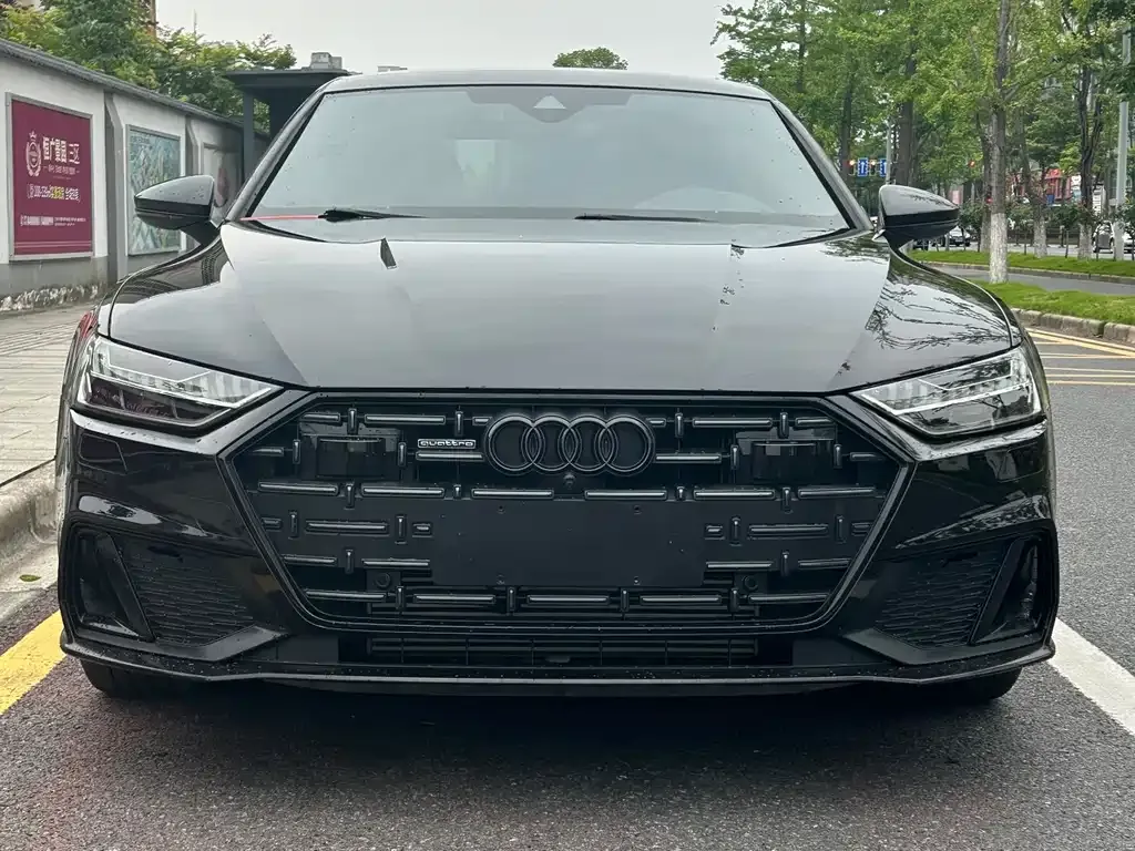 Audi A7L — фото 1