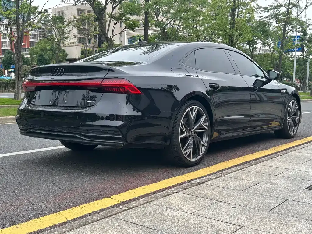 Audi A7L — фото 5