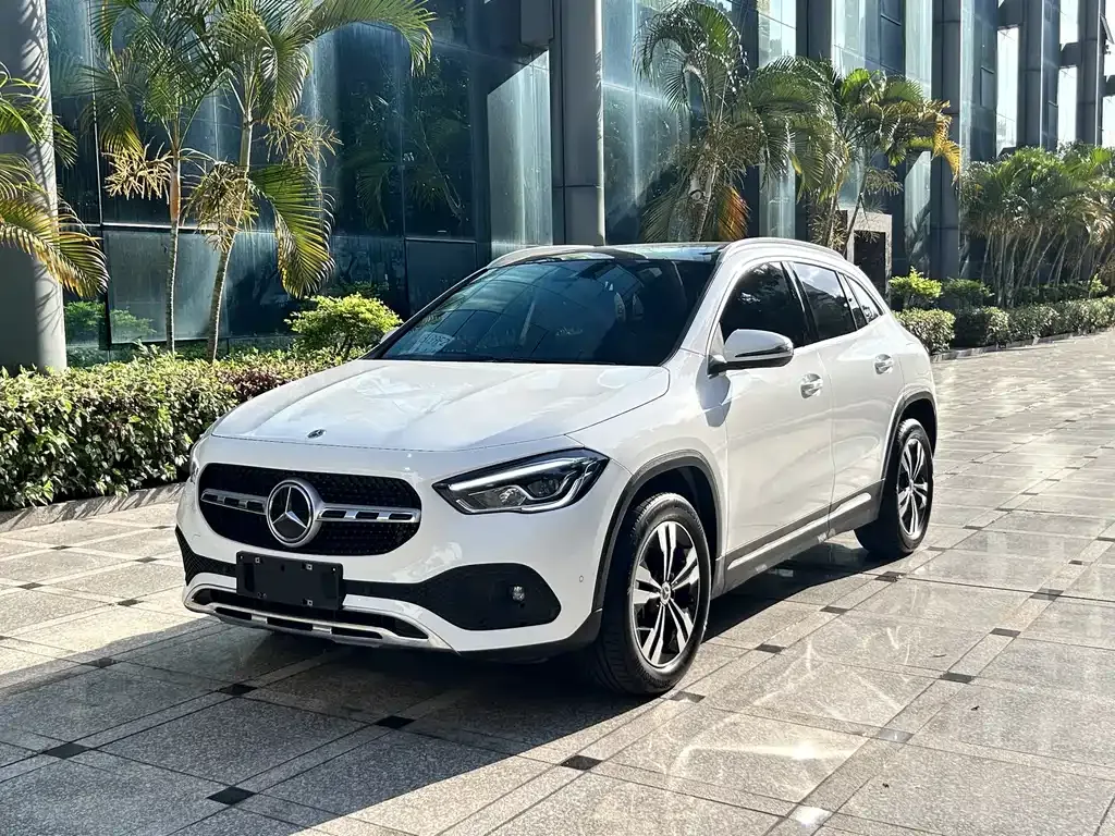 Mercedes-Benz GLA — фото 1