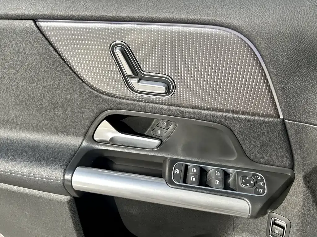 Mercedes-Benz GLA — фото 8