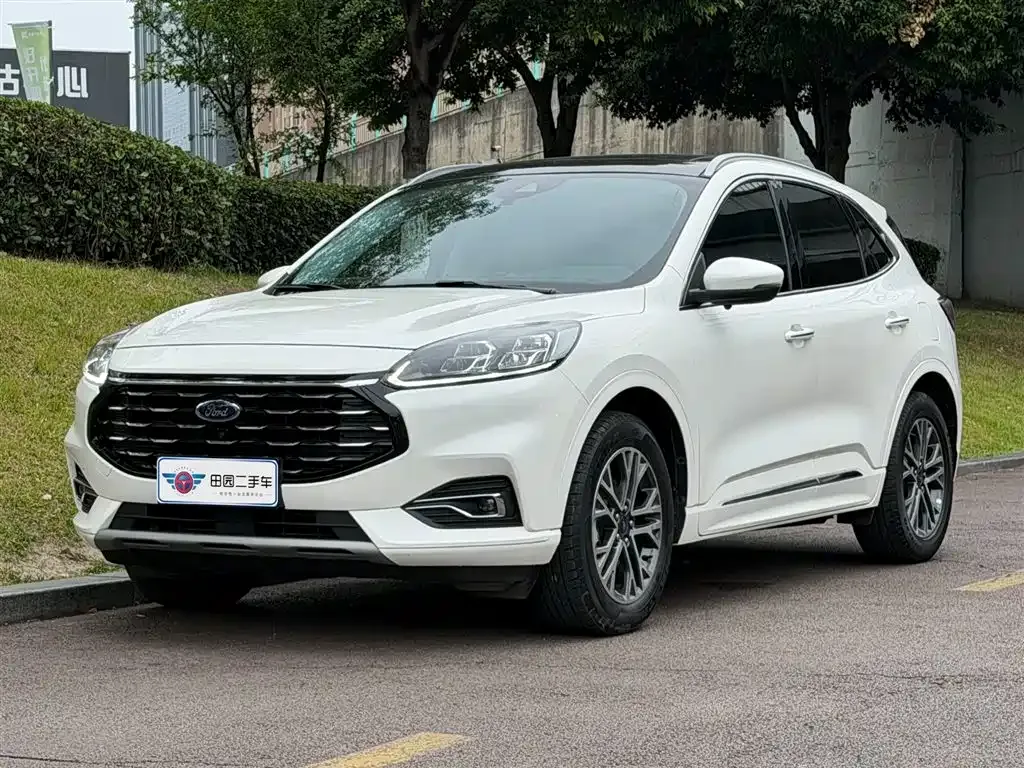 Ford Escape — фото 1