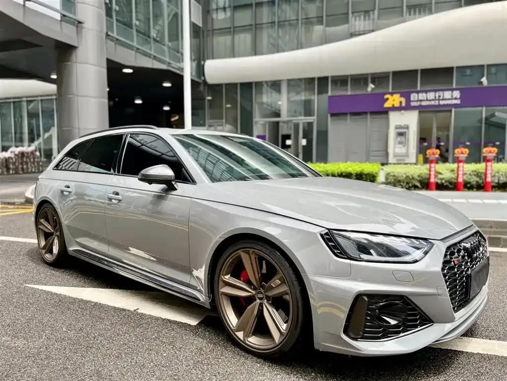Audi RS 4 — фото 6